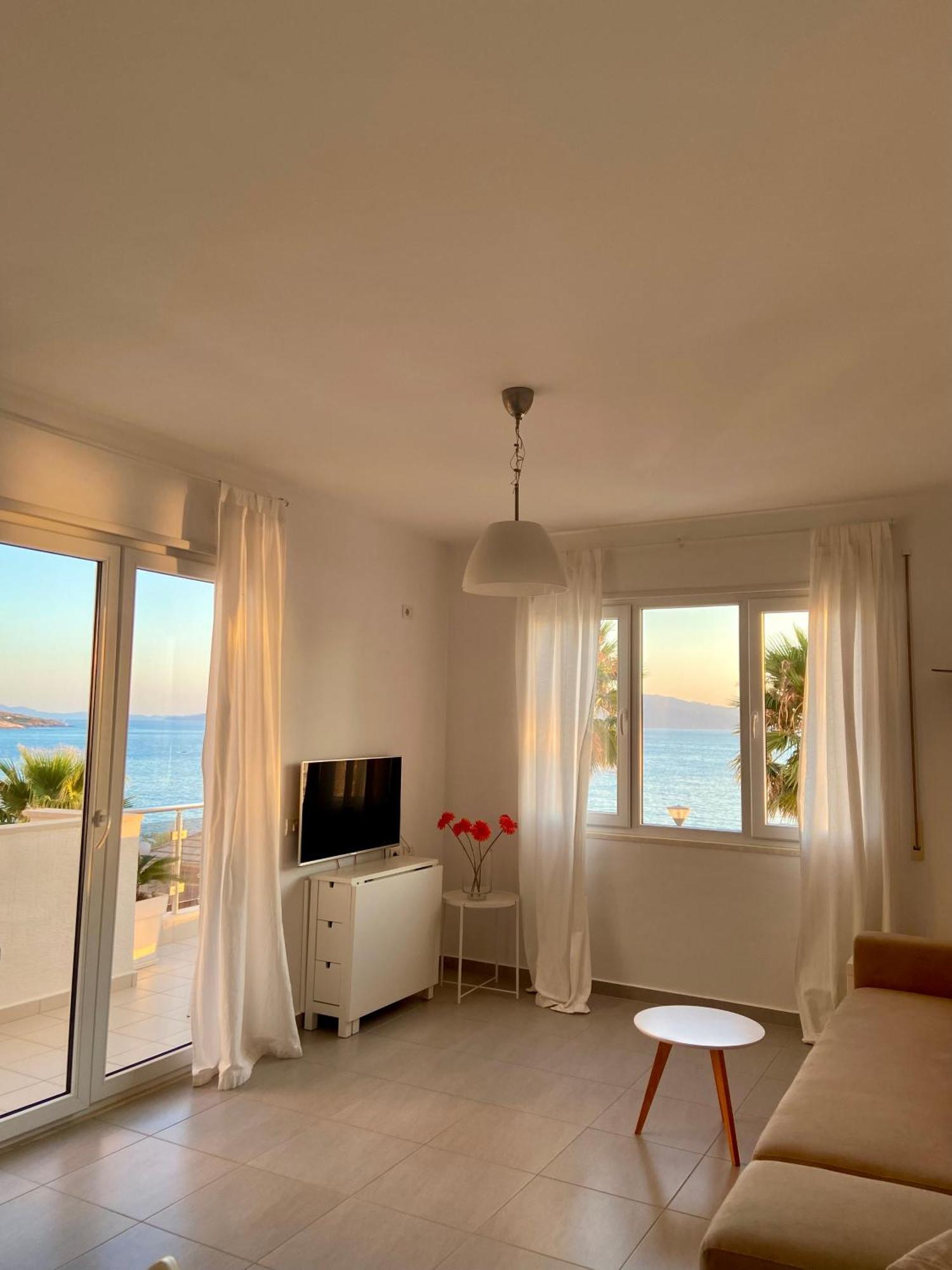 Loli Apartment Luxury White Residence Саранда Экстерьер фото
